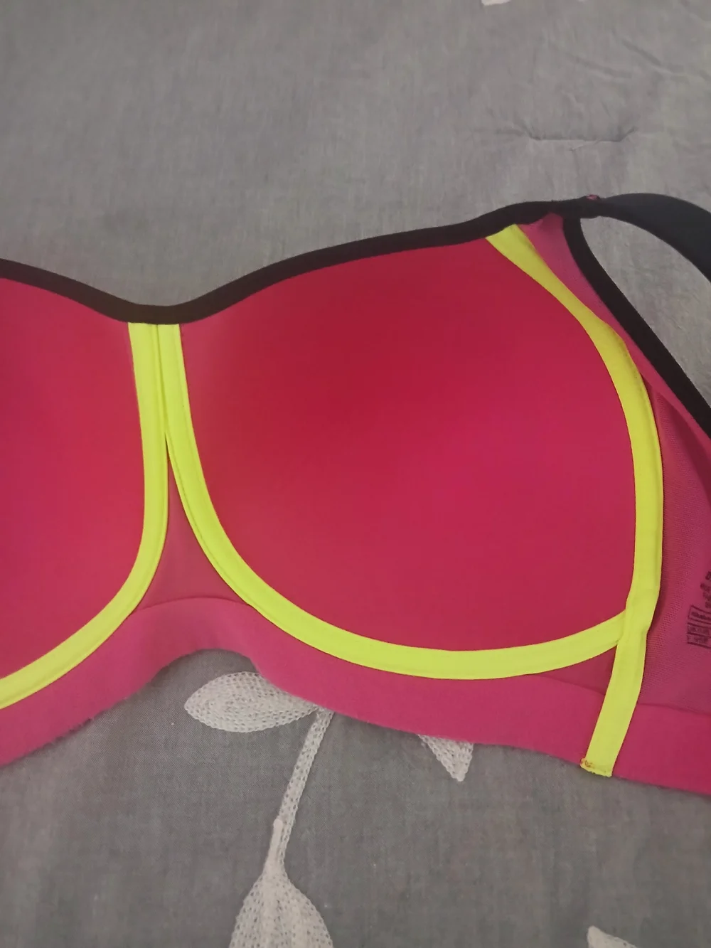 Nike Hot Pink Padded Sports Bra with Contrast Black Straps READ DESSCRIPTION!!